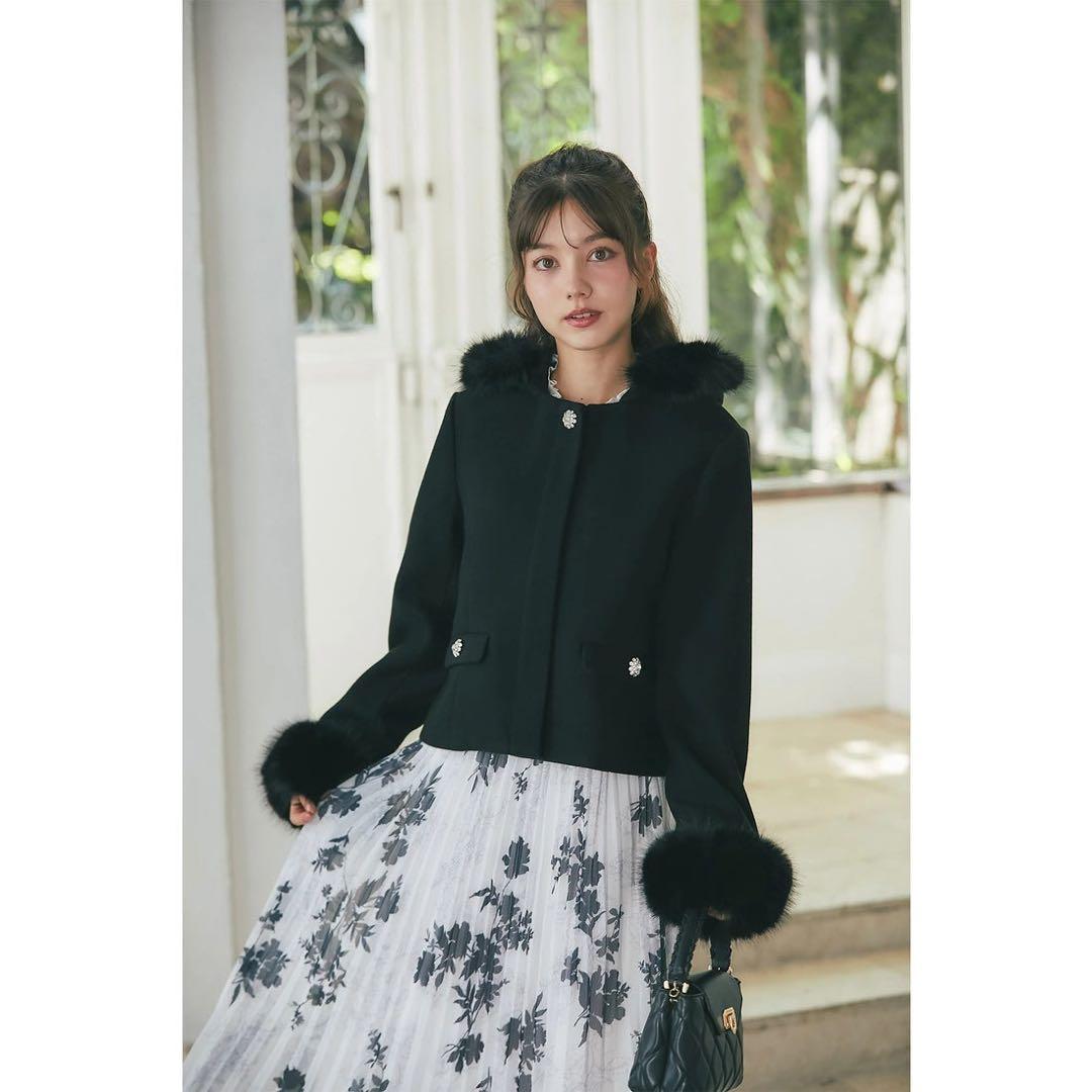 tocco closet ビジュー付きショートコート