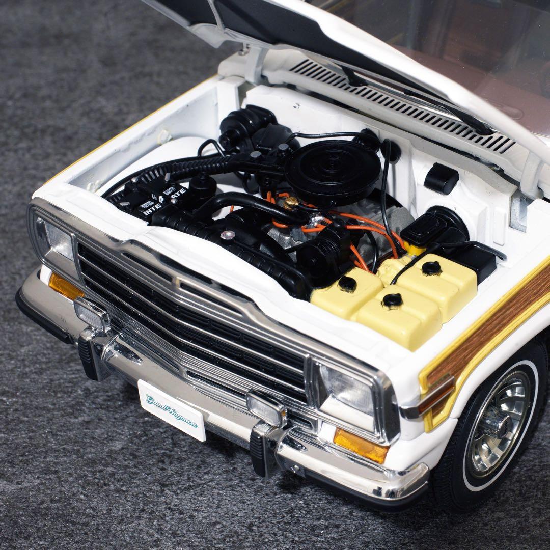 希少☆オートアート 1/18 グランドワゴニア（白） - メルカリ