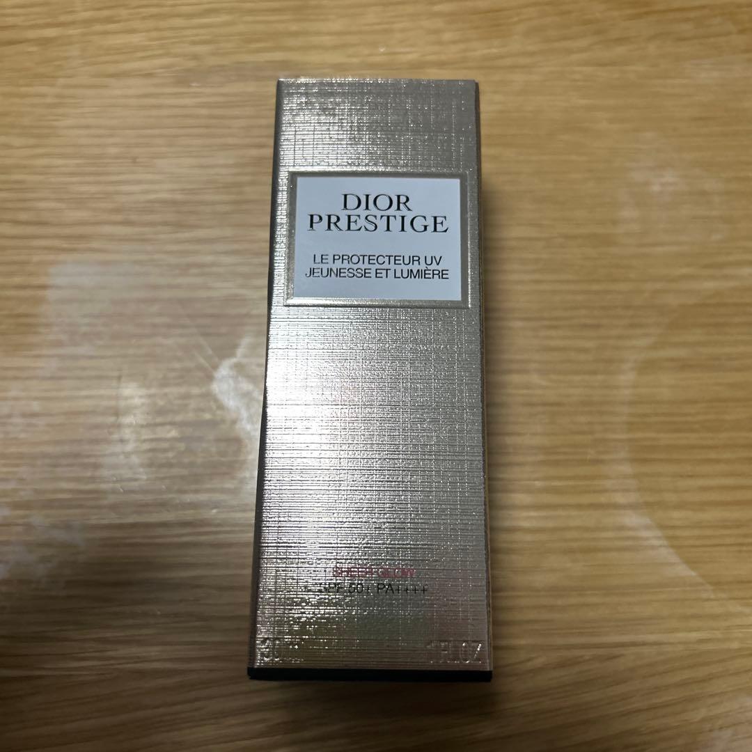 Dior Prestige UVプロテクター 30ml SPF50+