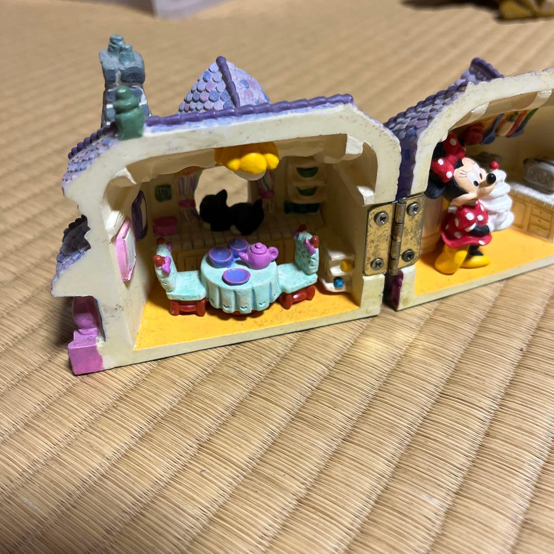 ディズニートゥーンタウン 陶器製 ミニーの家 ミニーちゃんの家