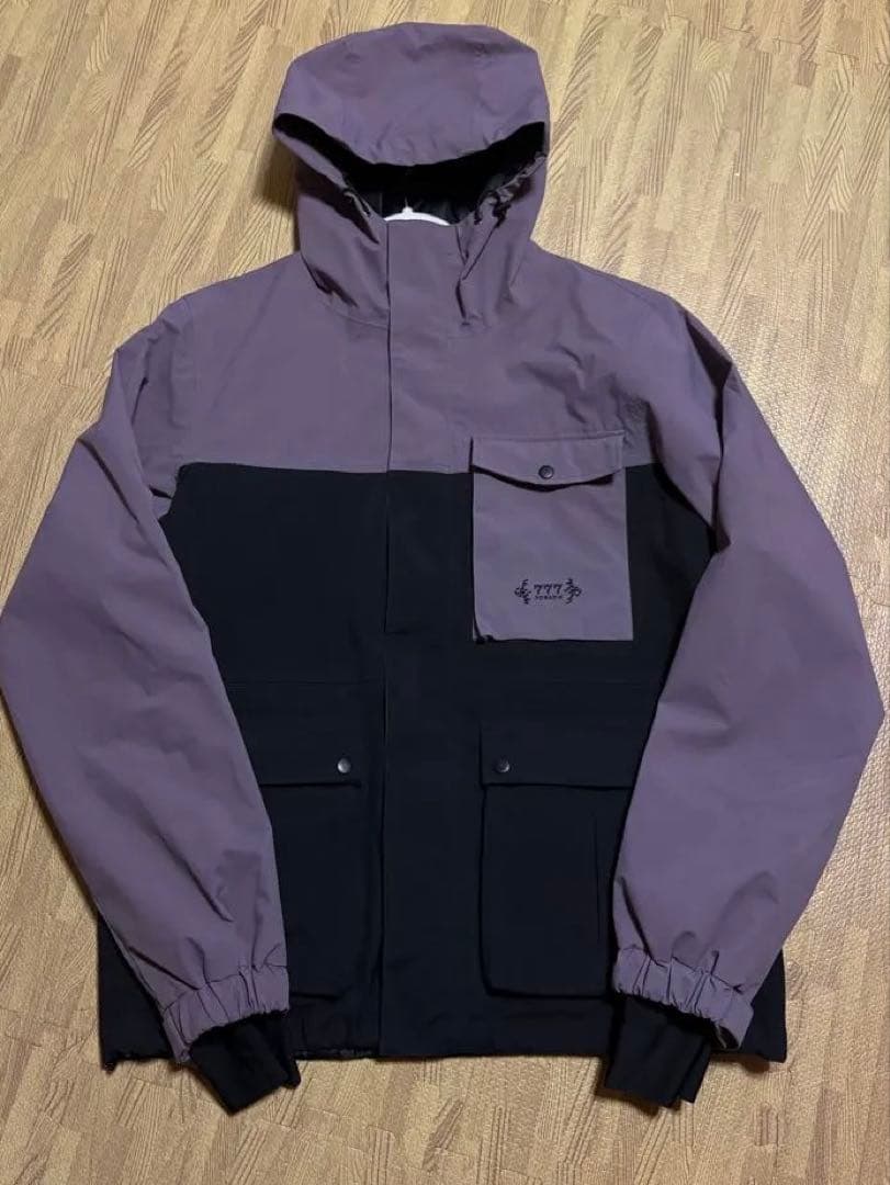 NOMADIK スノーボードウェア