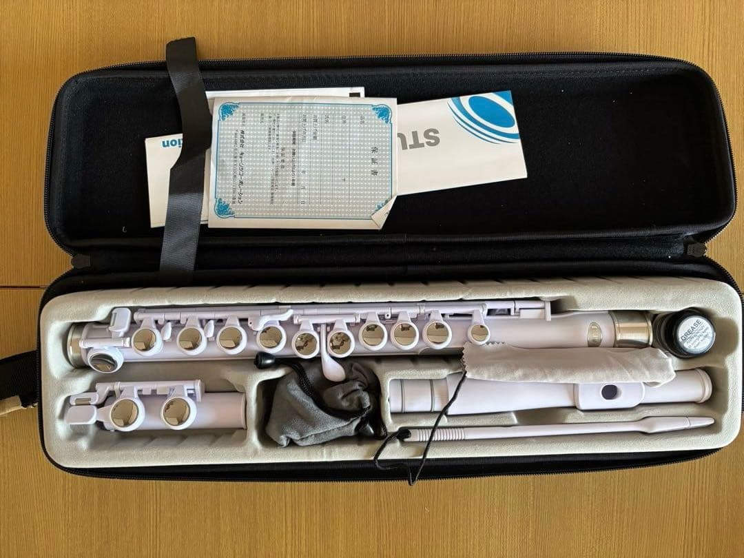 NUVO STUDENT FLUTE プラスチック フルート　ホワイト nuvo Student Flute 2.0 White/Black [N230SFWB]｜ミュージックランドKEY