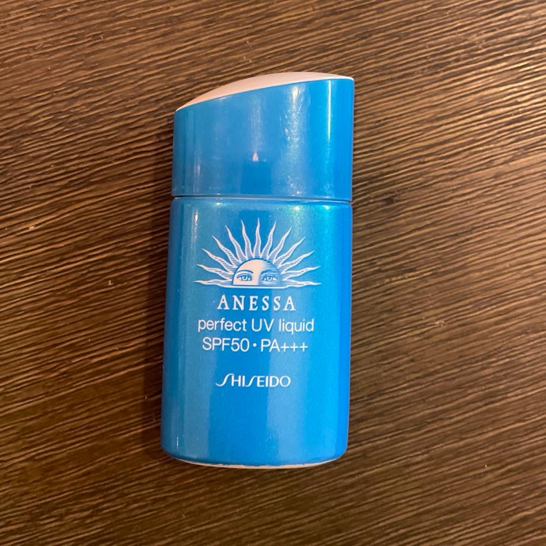 アネッサ　パーフェクトUVリキッド　ファンデーション　オークル10