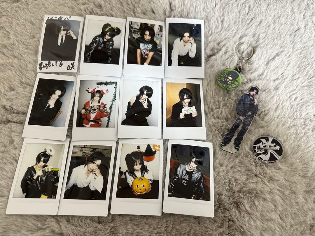 甘い暴力 咲 チェキ アクスタセット ④ ピ*キ様 甘い暴力 咲 チェキ 2枚 セット まとめ - メルカリ
