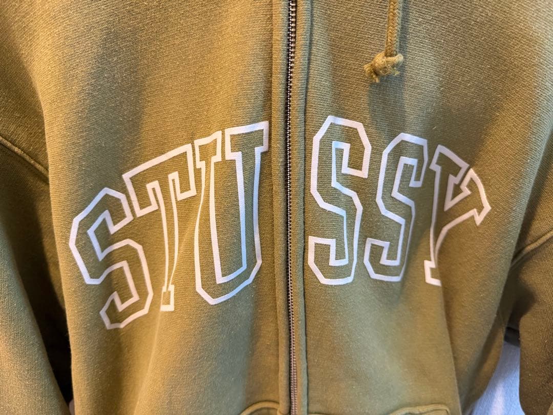 STUSSY オリーブ ジップアップパーカー サイズM - ☆人気☆【ST