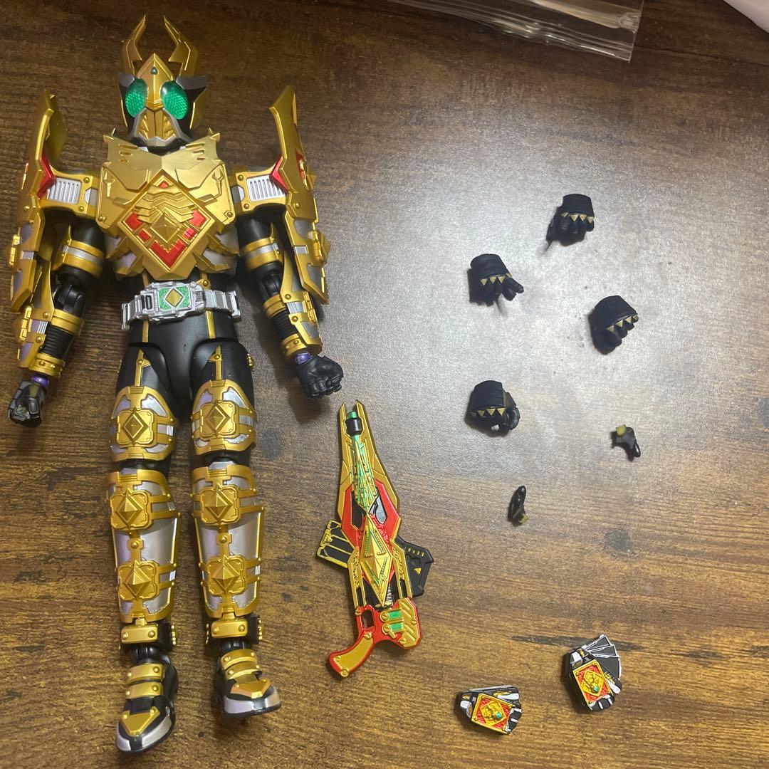 t*i様 「掘り出し」shf真骨彫規格カスタム　仮面ライダーギャレン　キングフォ S.H.Figuarts 仮面ライダーギャレン キングフォーム真骨彫Ver発光版