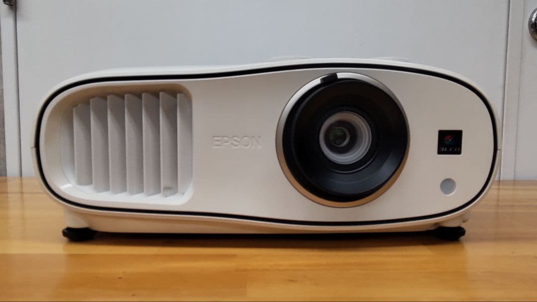 Epsonプロジェクター EH-TW6700