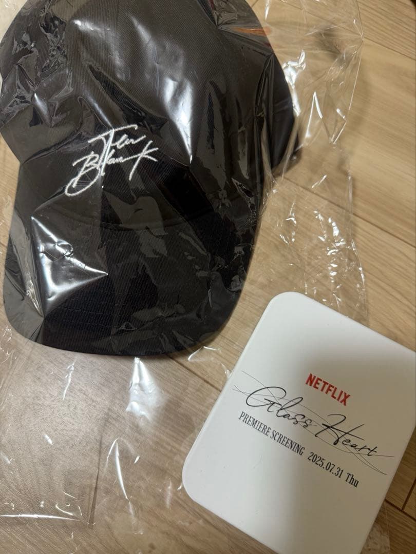 Glass Heart最速上映会ステッカー缶/TENBLANKキャップ