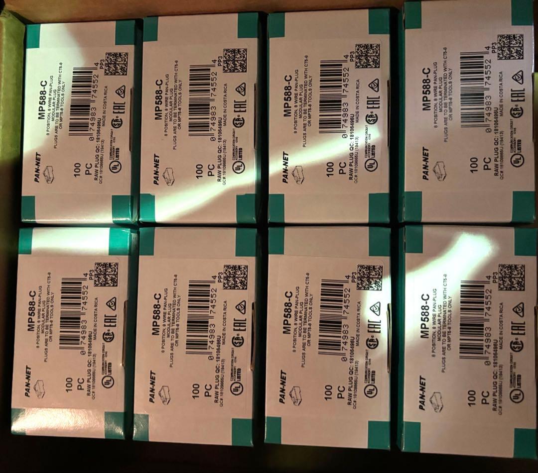 RJ-45 Cat-5eプラグ(パンド) 800個