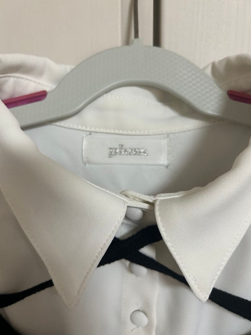 pium シャツレイヤードオープンショルダーニット - メルカリ