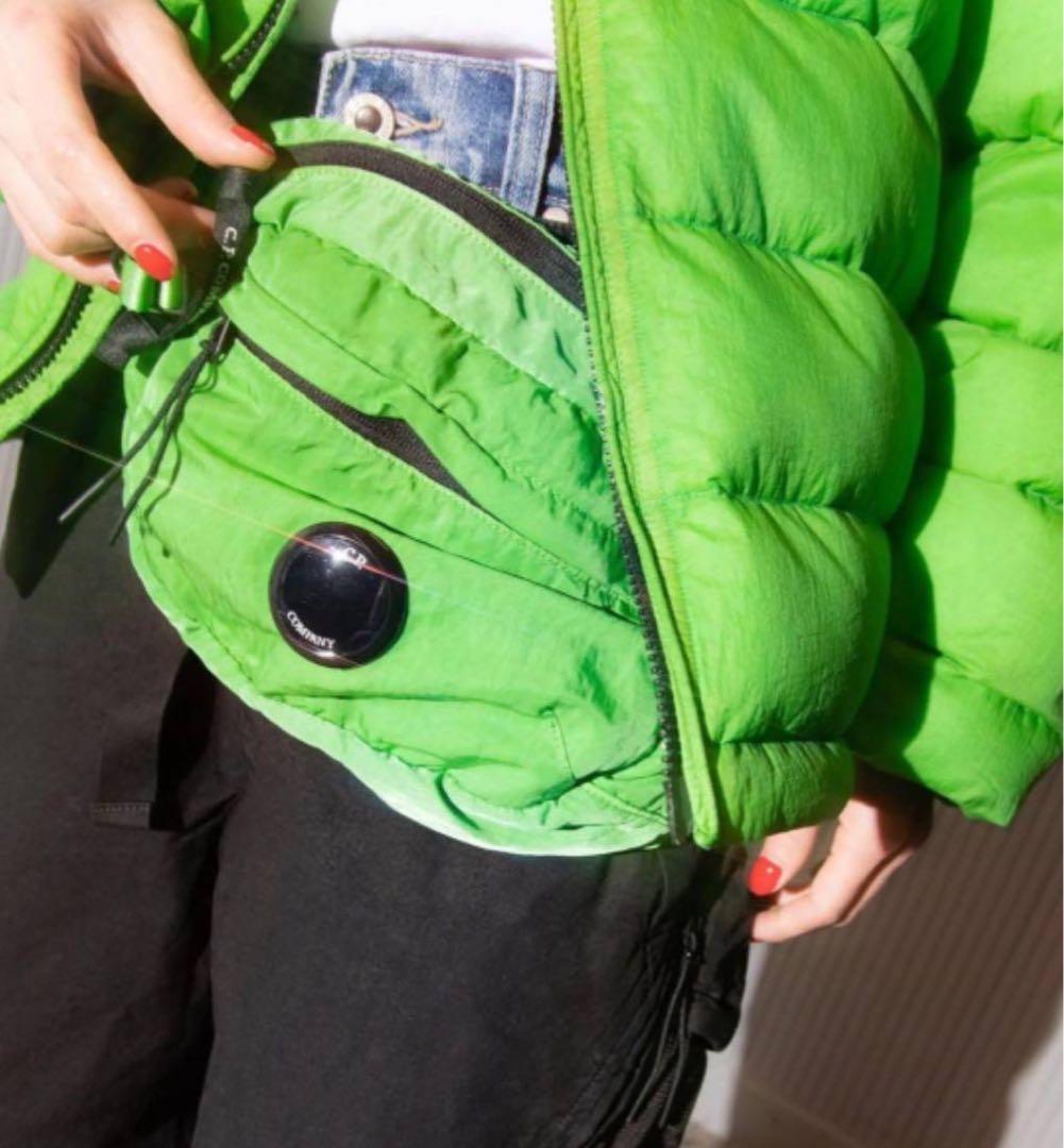 C.P. COMPANYシーピーカンパニーボディバッグ NYLON B グリーン - メルカリ