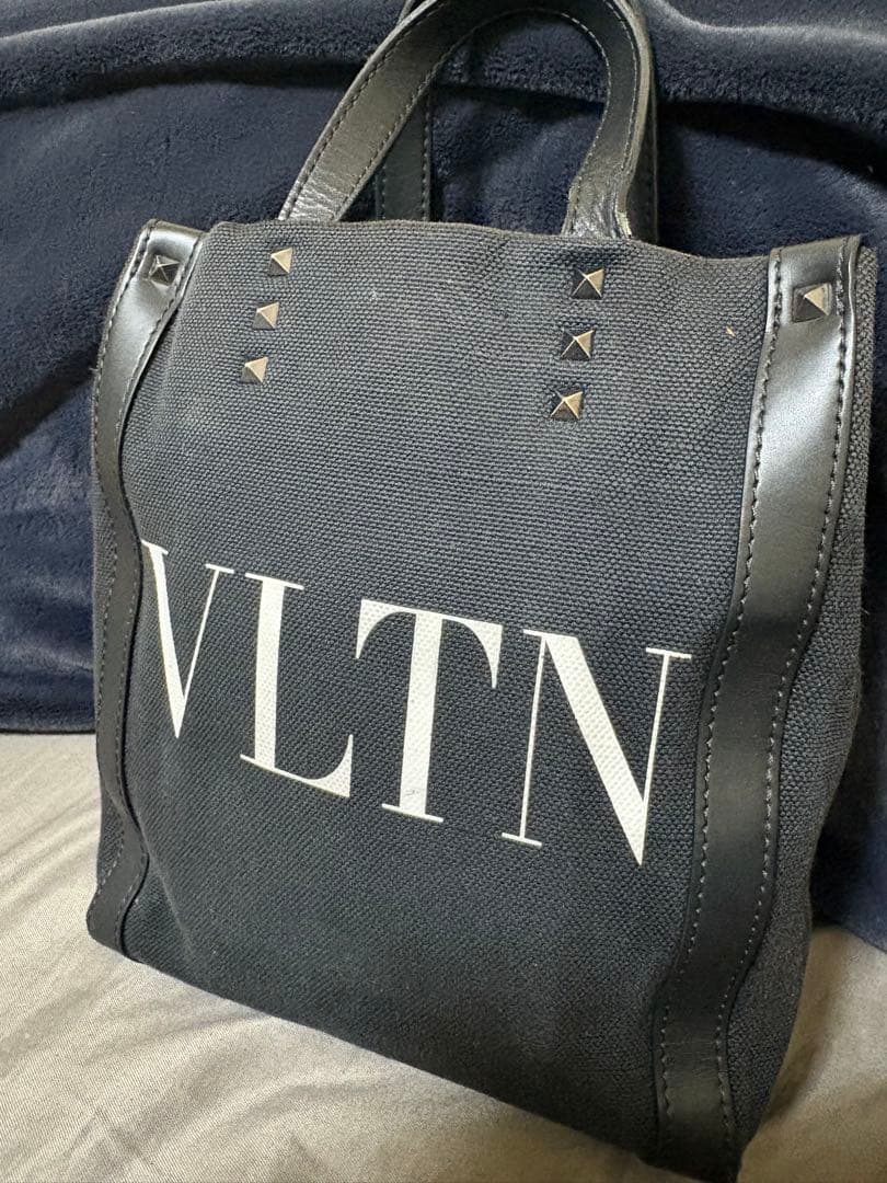 t*t様 VALENTINO VLTN ブラックトートバッグ