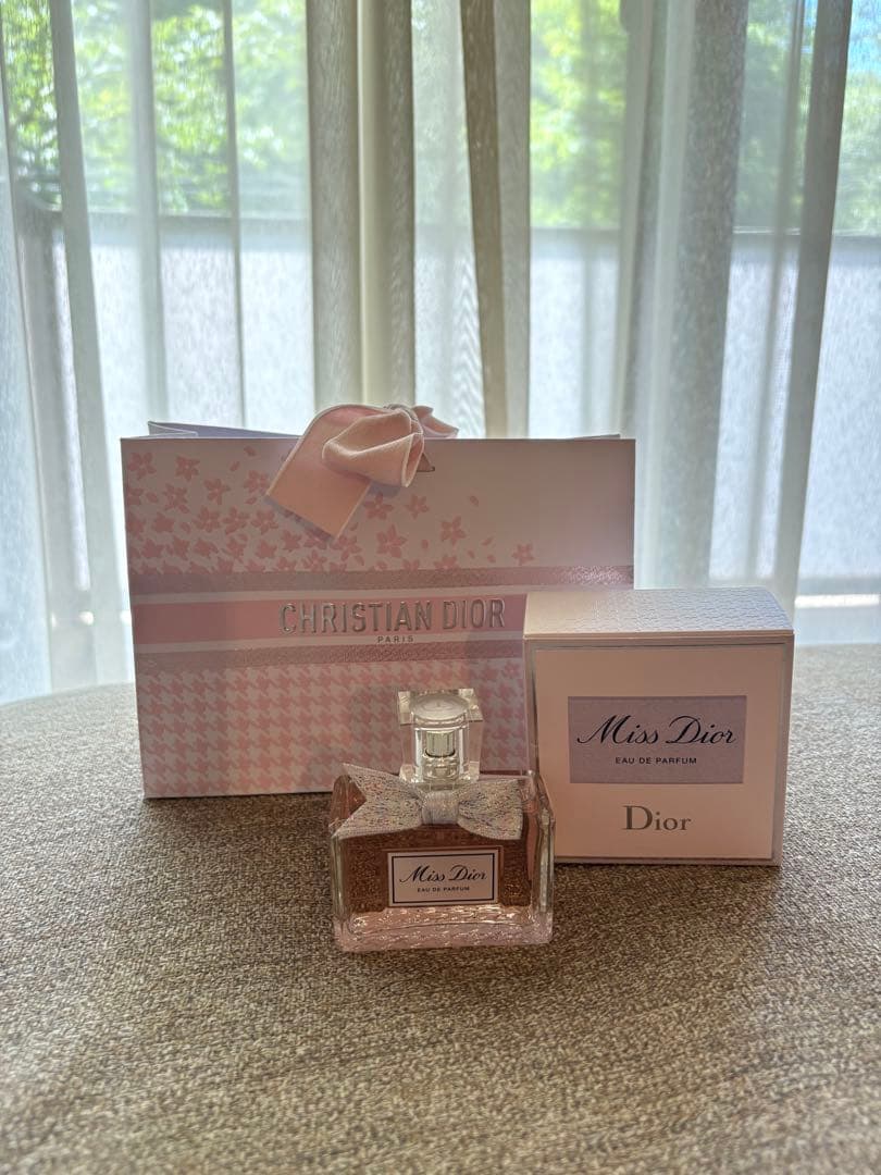 ミスディオール オードゥ パルファン 50ml 箱・ショッピングバッグ付き ミス ディオール オードゥ パルファン(B2180056)｜コスメ・デパコス