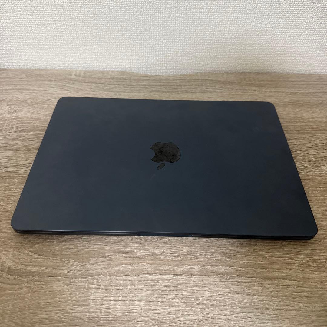MacBook Air m2 ミッドナイト　まだまだ使用できます。