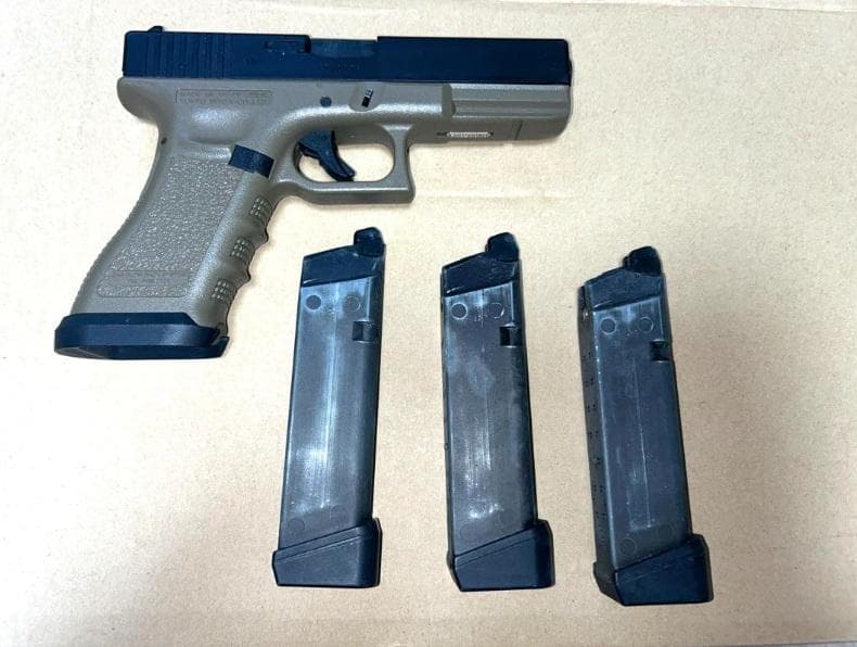 ガスガン 東京マルイ G17カスタム フラットダークアース　マガジン3本付き