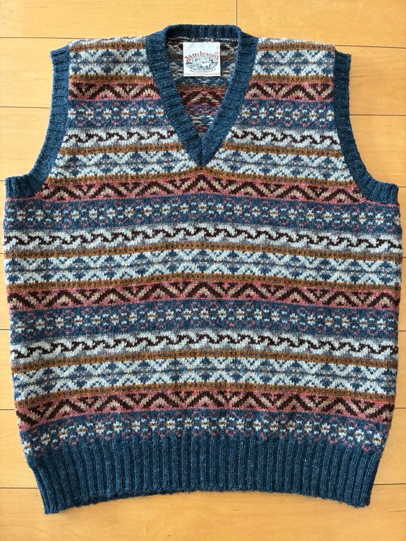 【美品】ジャミーソンズ（Jamieson's ）フェアアイル柄 ベスト