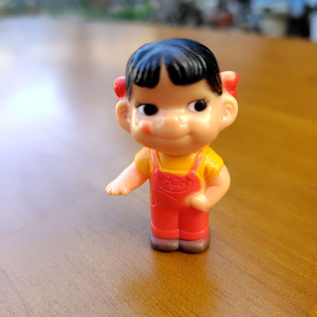 昭和レトロ 】不二家 ペコちゃん ソフビ 人形 ミニフィギュア - メルカリ