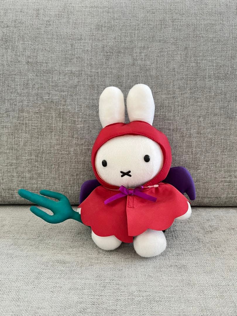 ミッフィー　ハロウィン　仮装ぬいぐるみ