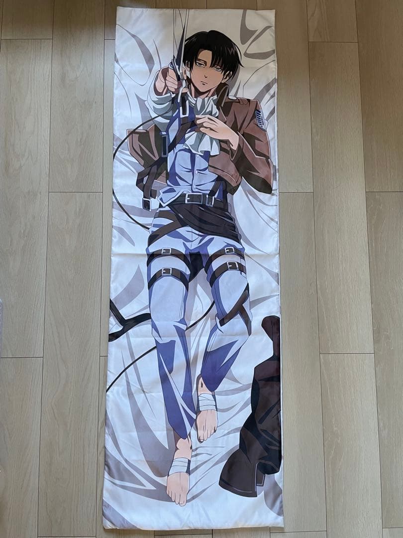 進撃の巨人 リヴァイ エレン 抱き枕カバー - メルカリ