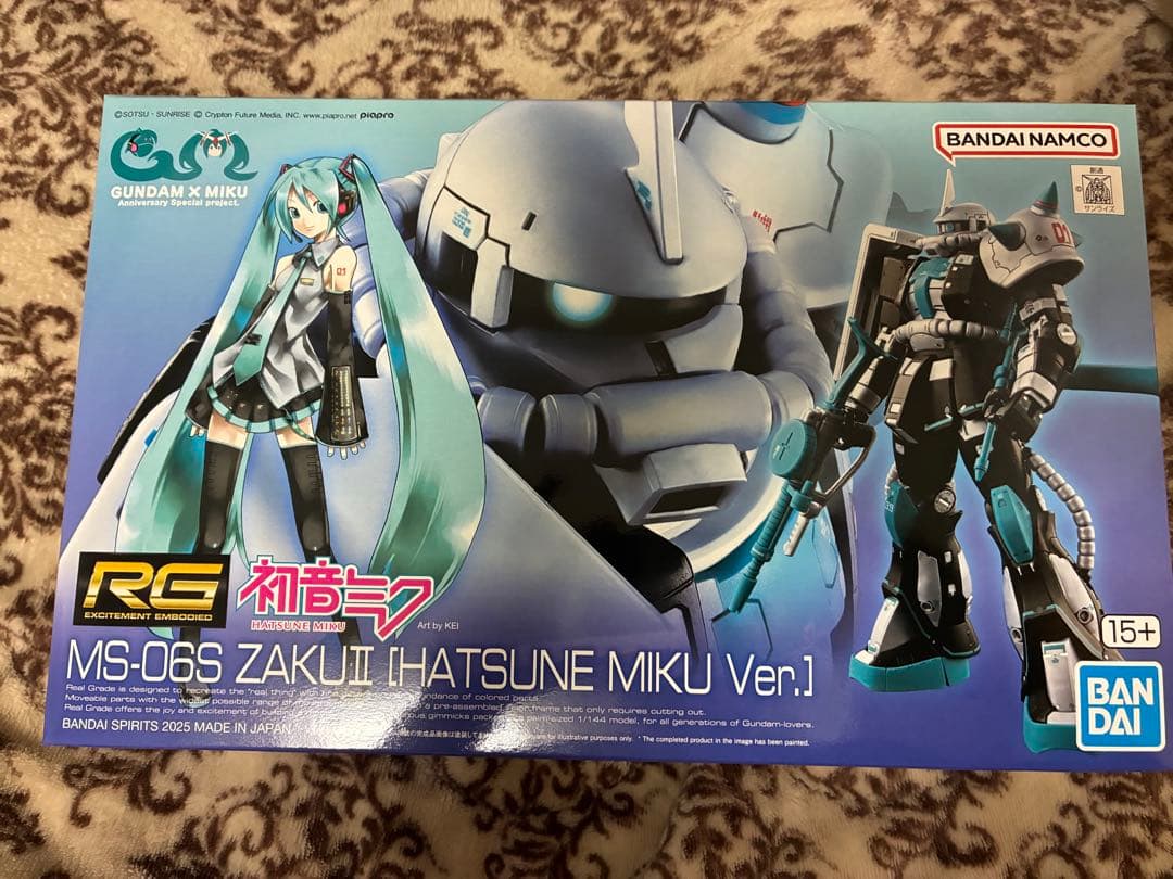 1/144 RG MS-06S ザクII [初音ミクVer.] RG 1/144 MS-06S ザクII [初音ミクVer.]｜プレミアムバンダイ