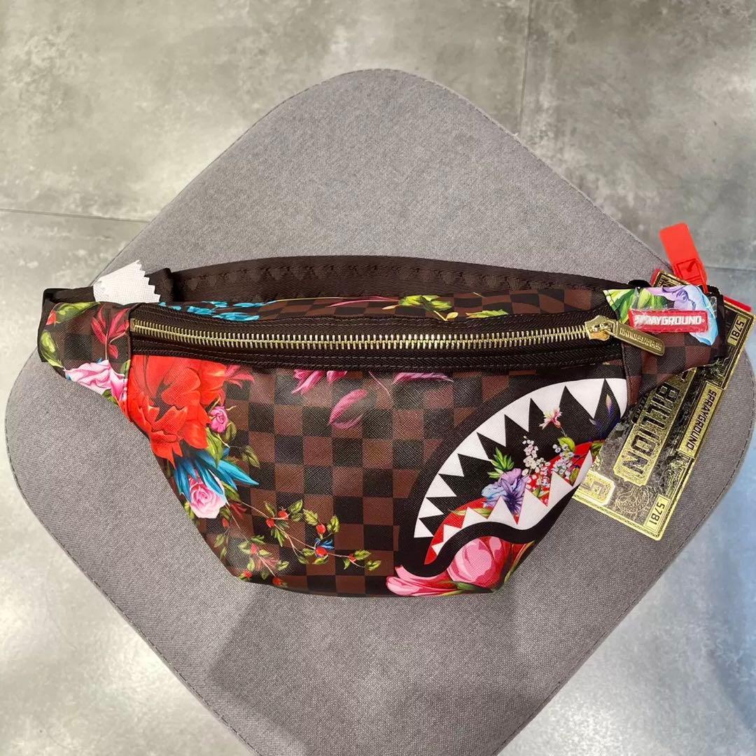 sprayground ボディバッグ