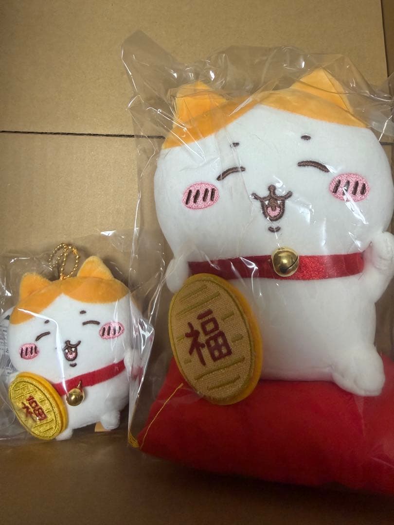 ちいかわ 招福！ハチワレ招き猫 ぬいぐるみ マスコット 2種セット