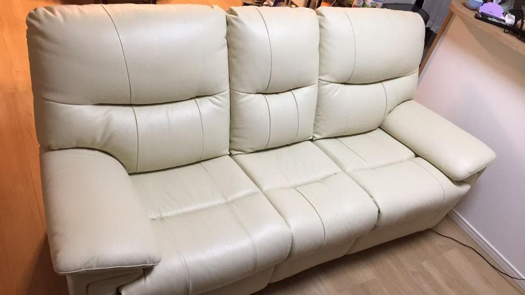 【リラックマ】ヤマダ電機　電動リクライニングソファ　本革ホワイト色　保証残