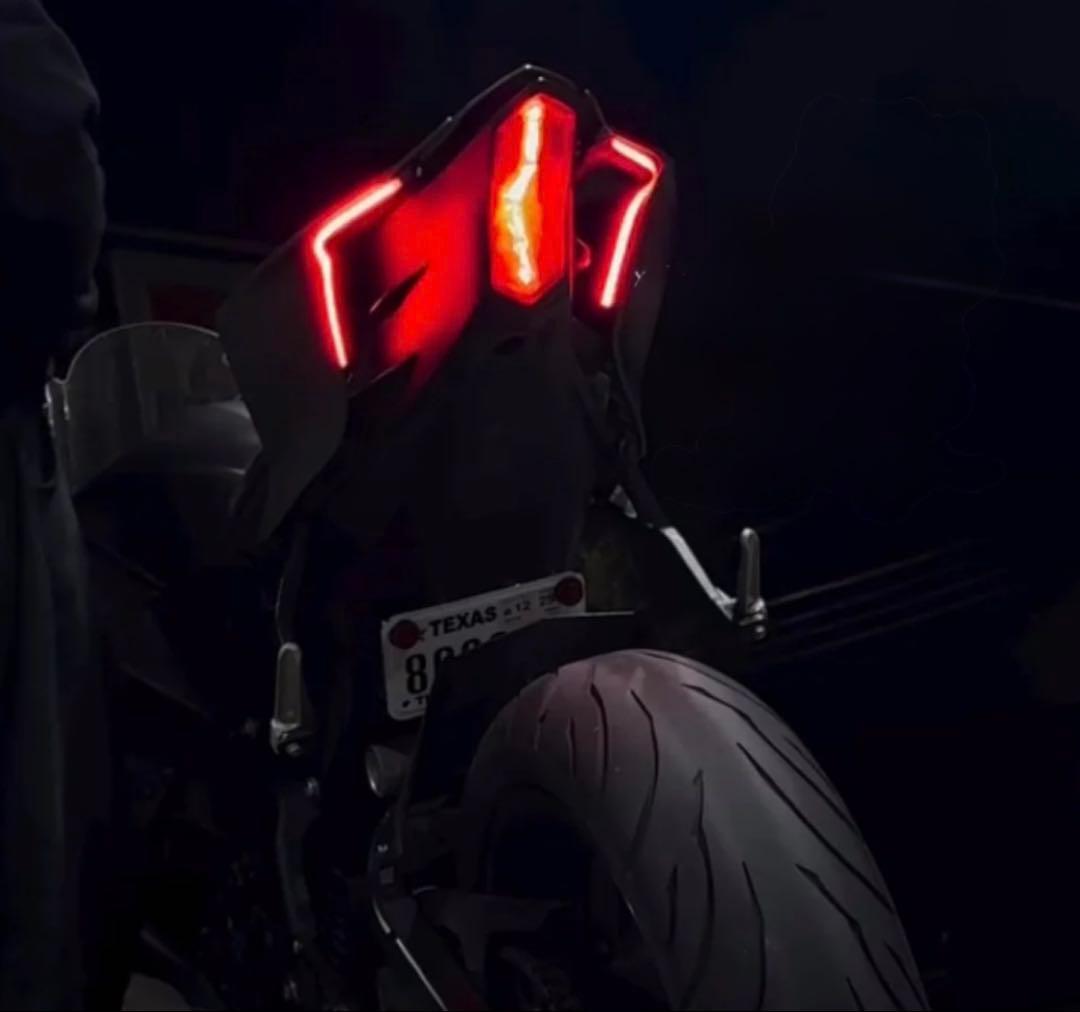 YZF R6 テールカウルランプ