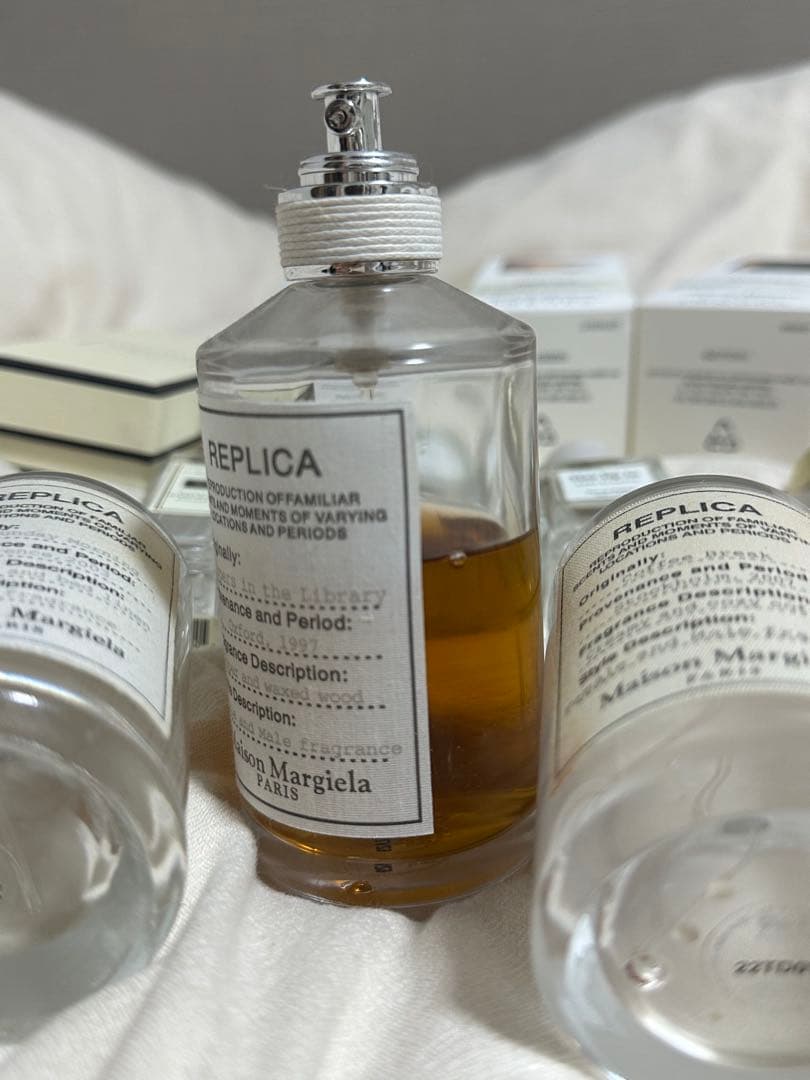 香水　空き瓶　メゾンマルジェラ　ウィスパーインザライブラリー　ジョーマローン