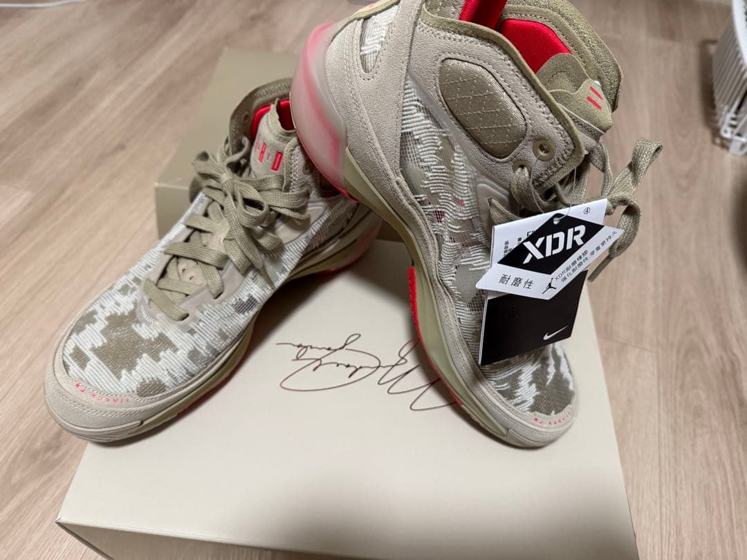 シューズ(男性用) AIR JORDAN XXXVII PRM PF 27.5 JORDAN BRAND AIR JORDAN XXXVII PRM PF RATTAN/SIREN RED-LIMESTONE