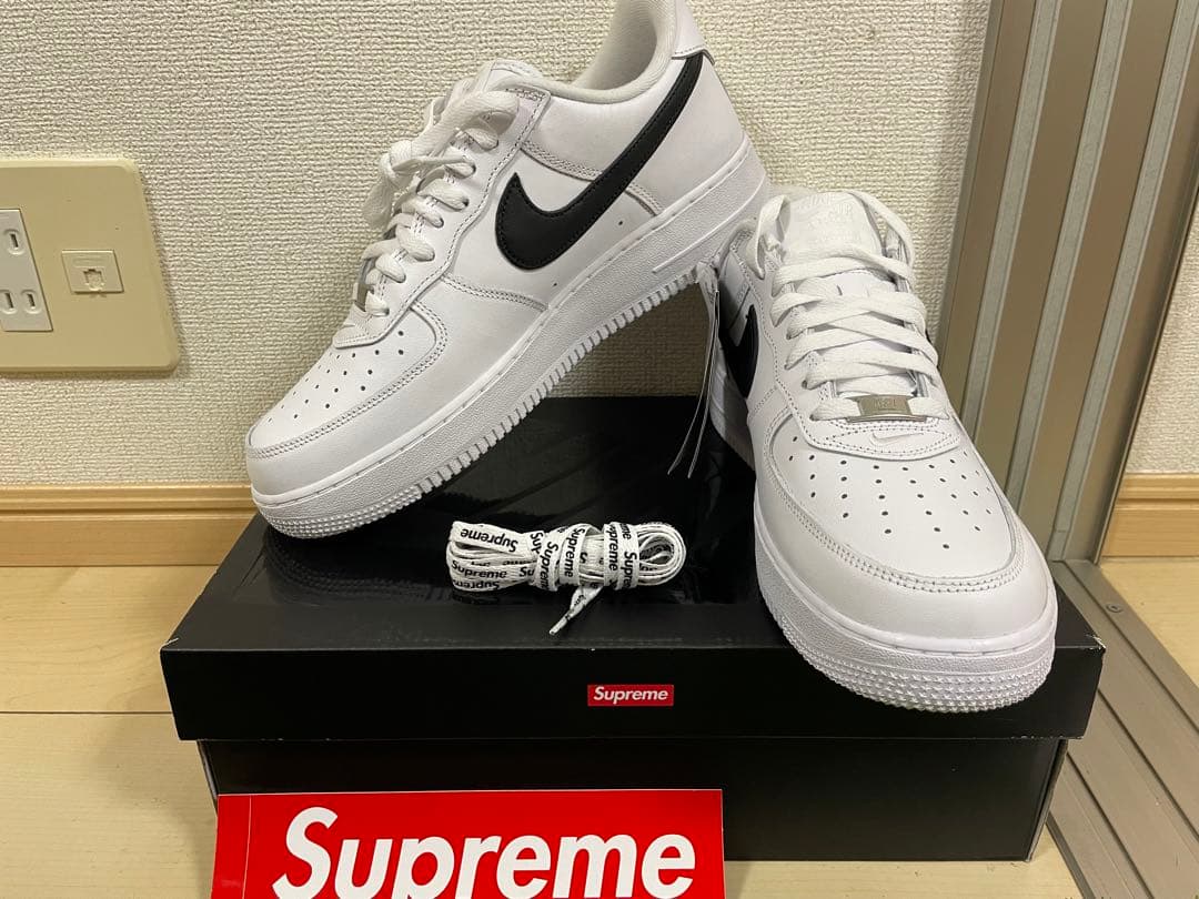 ぐ*ー様 最終値下新品未使用おまけ付シュプリームエアフォース1【CU9225-1