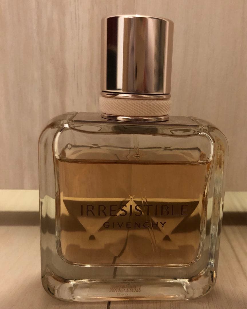 ジバンシィ イレジスティブル オーデパルファム GIVENCHY 35ml - メルカリ