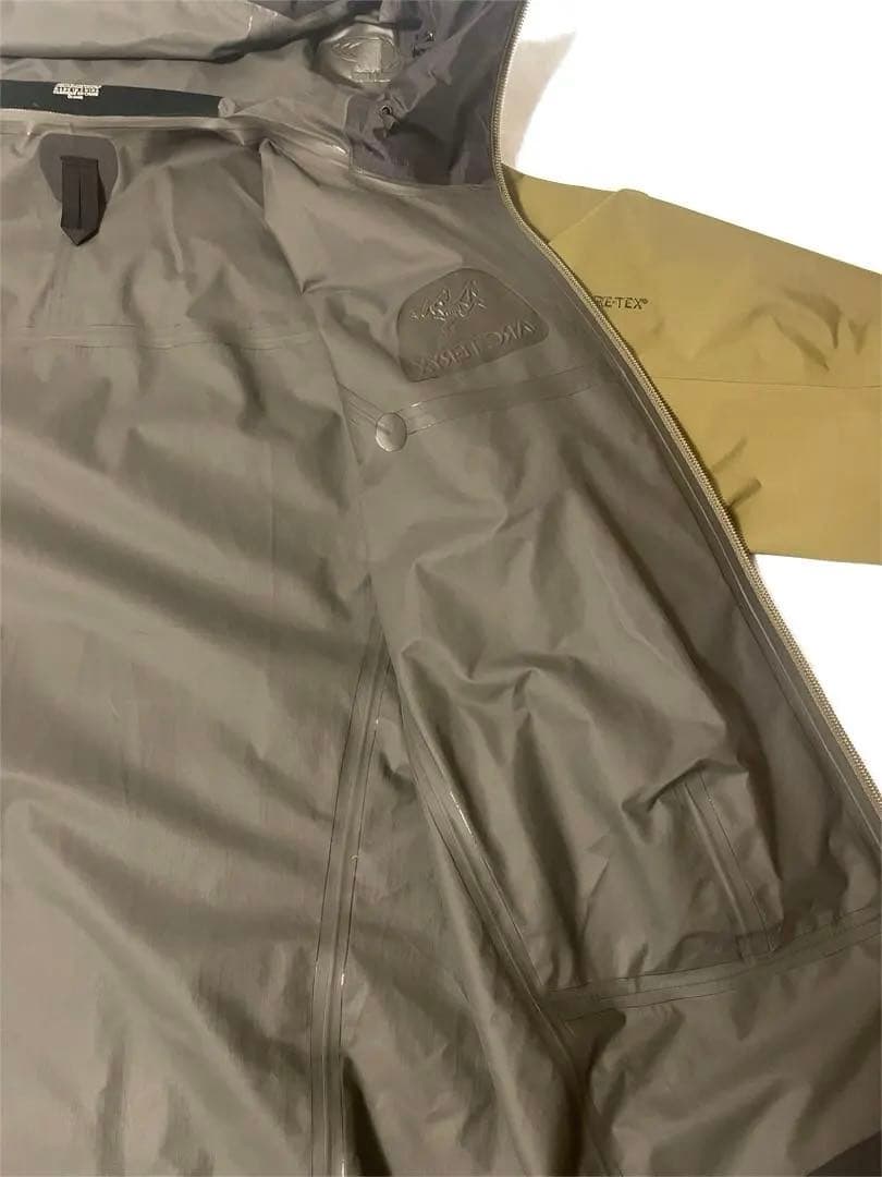 激レア 美品 ARC'TERYX BEAMS 別注 BETA SL 金ロゴ刺繍 - メルカリ