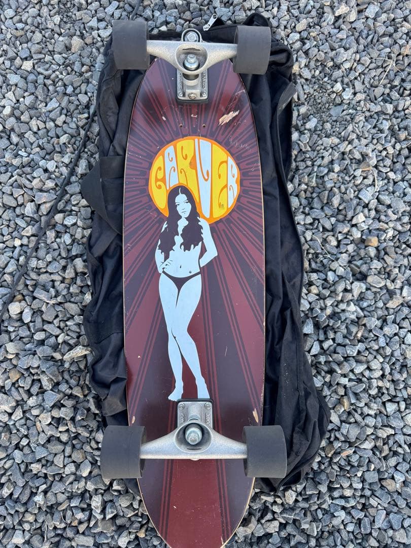 サーフスケート　カーバー 女性グラフィック