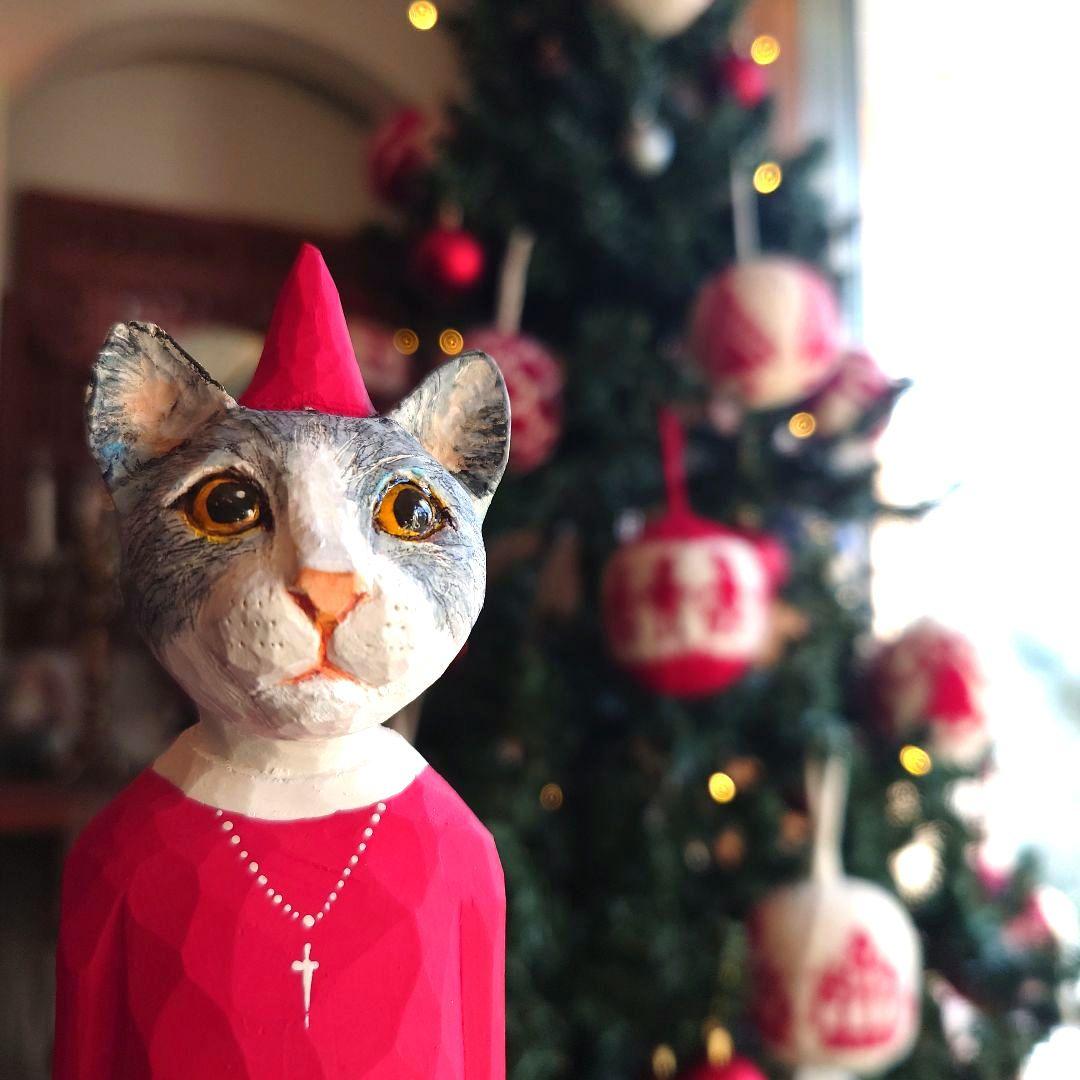 イソベサンタ　アニマルサンタ　ネコ　動物シリーズ　木彫りのサンタ　木製　新品＊＊
