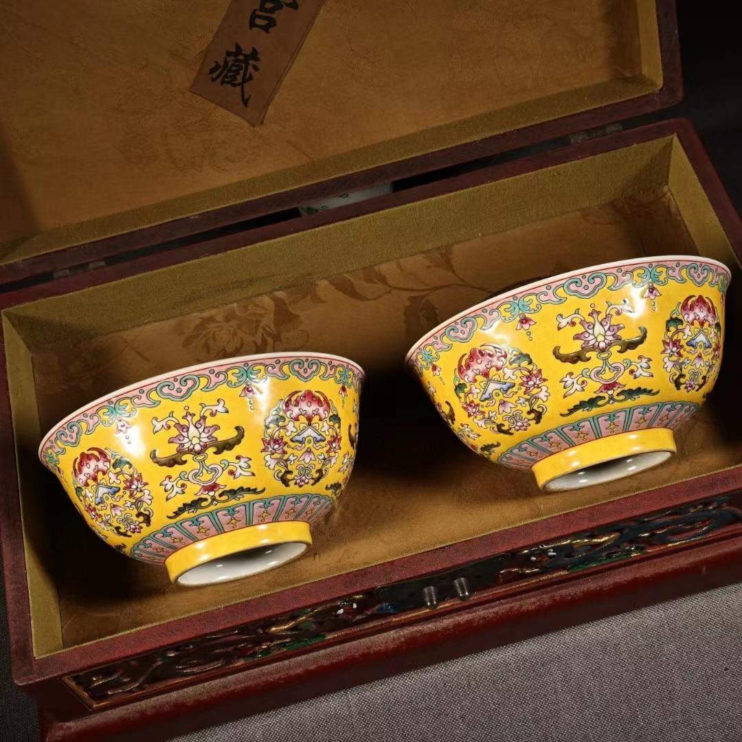 中国古美術・珍品旧蔵・七宝彩磁器の碗セット・茶碗・純手描き・箱付・置物・文房具