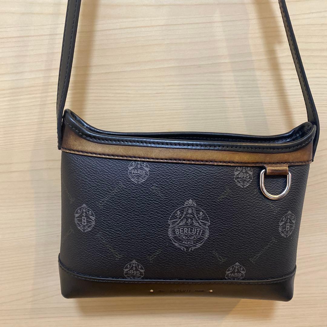 ベルルッティ ショルダーバッグ エスカパード シグネチャーキャンバス 楽天市場】ベルルッティ ショルダーバッグの通販