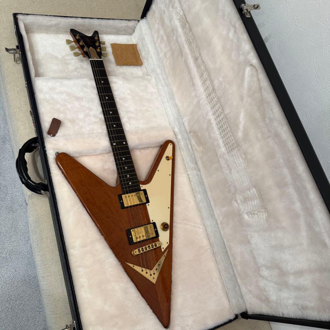 Gibson reverse Flying V オリジナルハードケース付き Gibson Guitar of the Weekのリバース・フライングV | Vintage Maniacs