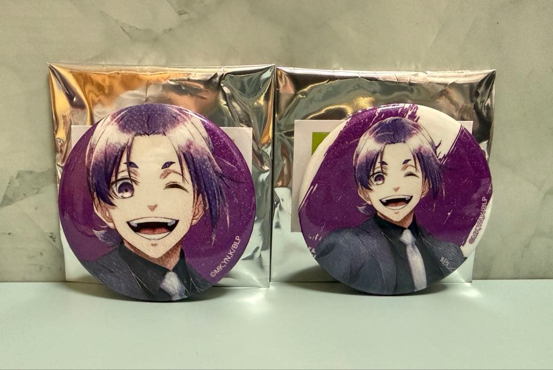 ブルーロック 描き下ろしスーツモデルver. グリッター缶バッジ 御影玲