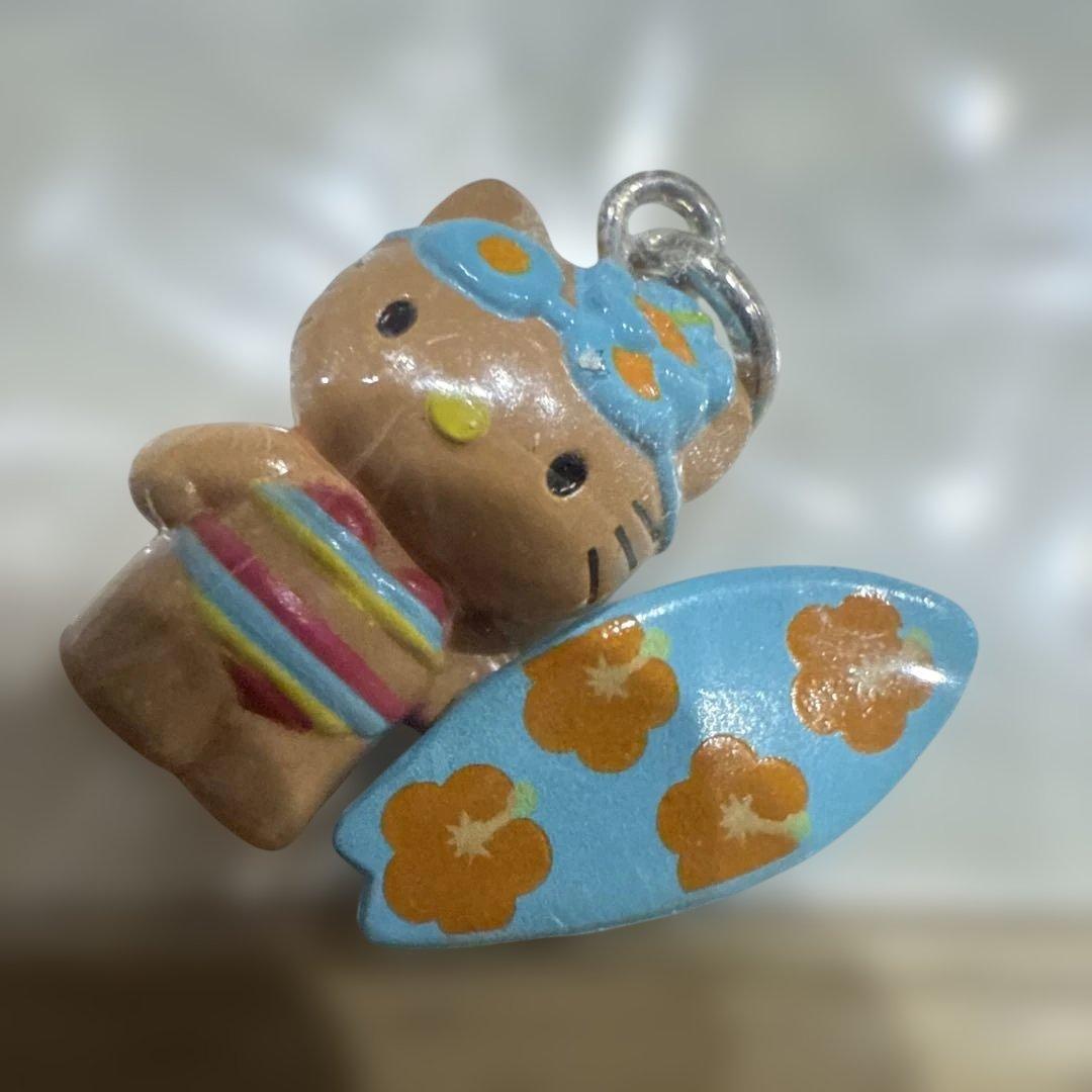 レア！日焼けキティ　サーフボード　マスコット　ハローキティ　サンリオ