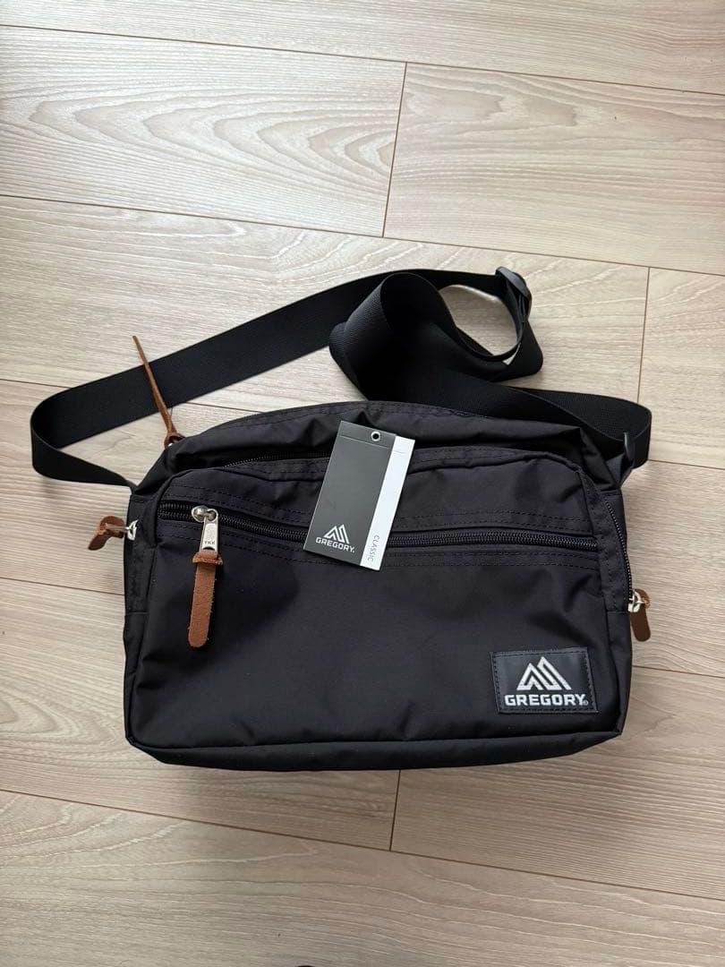 スタンダードショルダー ブラック | グレゴリー公式オンラインストア