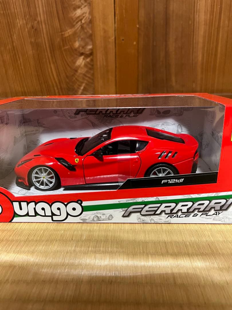 京商 フェラーリ F12tdf burago 1/24 AUTOart
