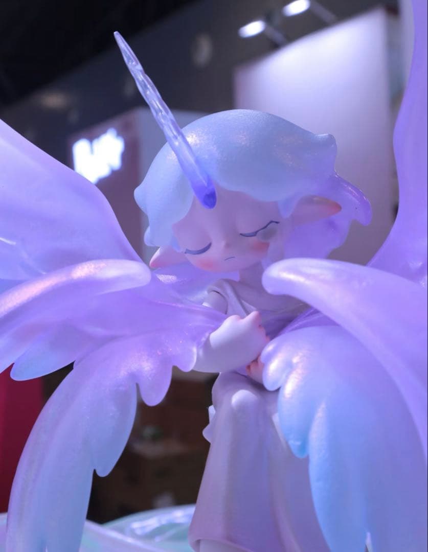 AZURA The Wing Figurine 海外限定 - メルカリ