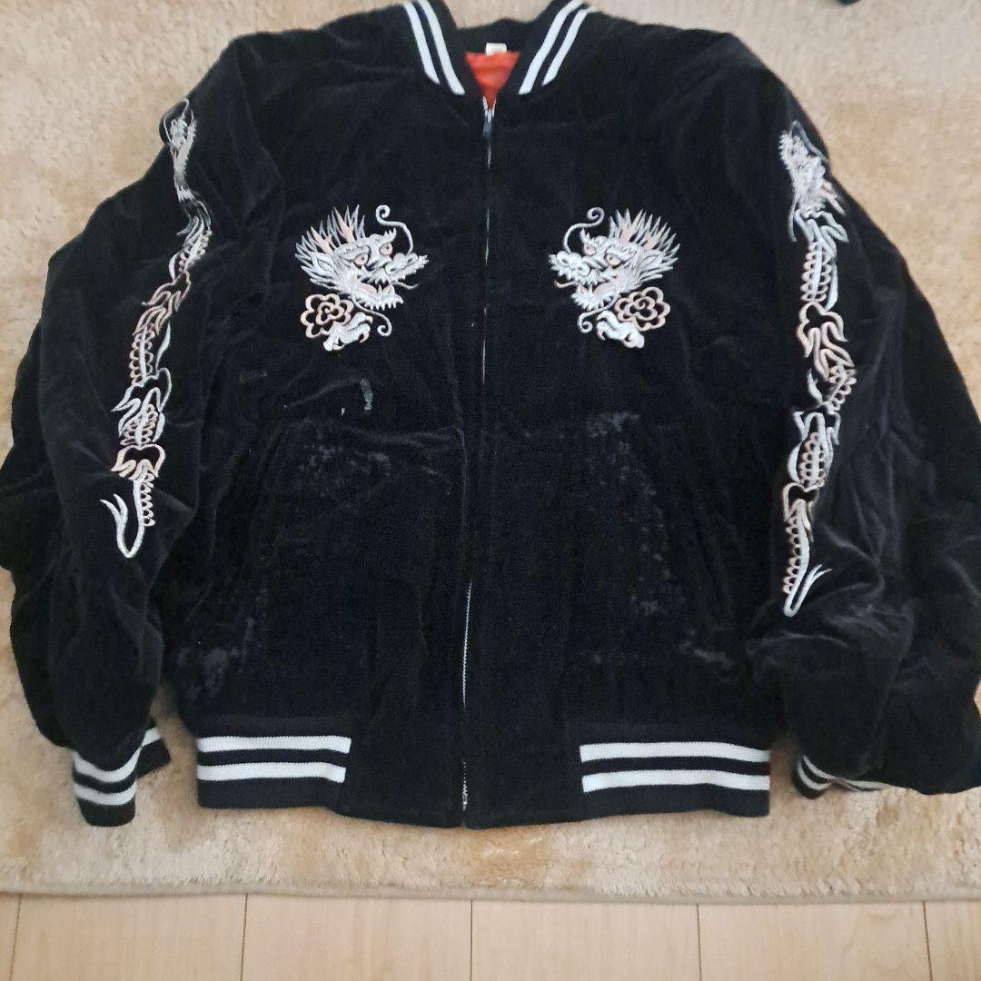 黒ベルベット スカジャン ドラゴン 富士山刺繍 NYLAUS（ナイラス）の「刺繍 スカジャン(龍/ドラゴン/富士山
