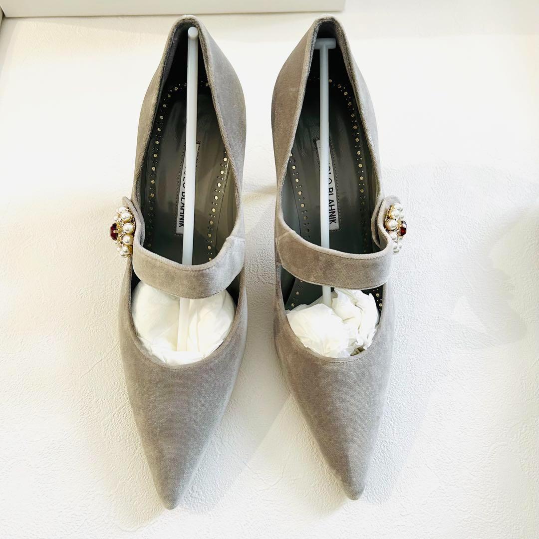 ゆ*ん様 定価15万円【未使用】マノロブラニク　25.5cm ビジュー　ストラッ