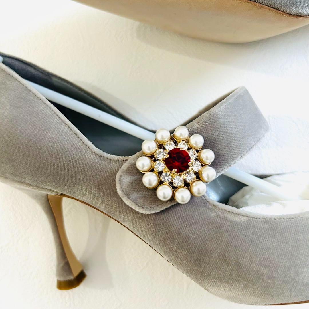 ゆ*ん様 定価15万円【未使用】マノロブラニク　25.5cm ビジュー　ストラッ