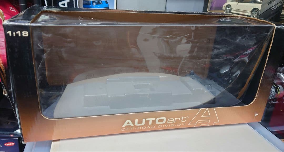 オートアート 1/18 パジェロ 赤 サンルーフ付き - メルカリ