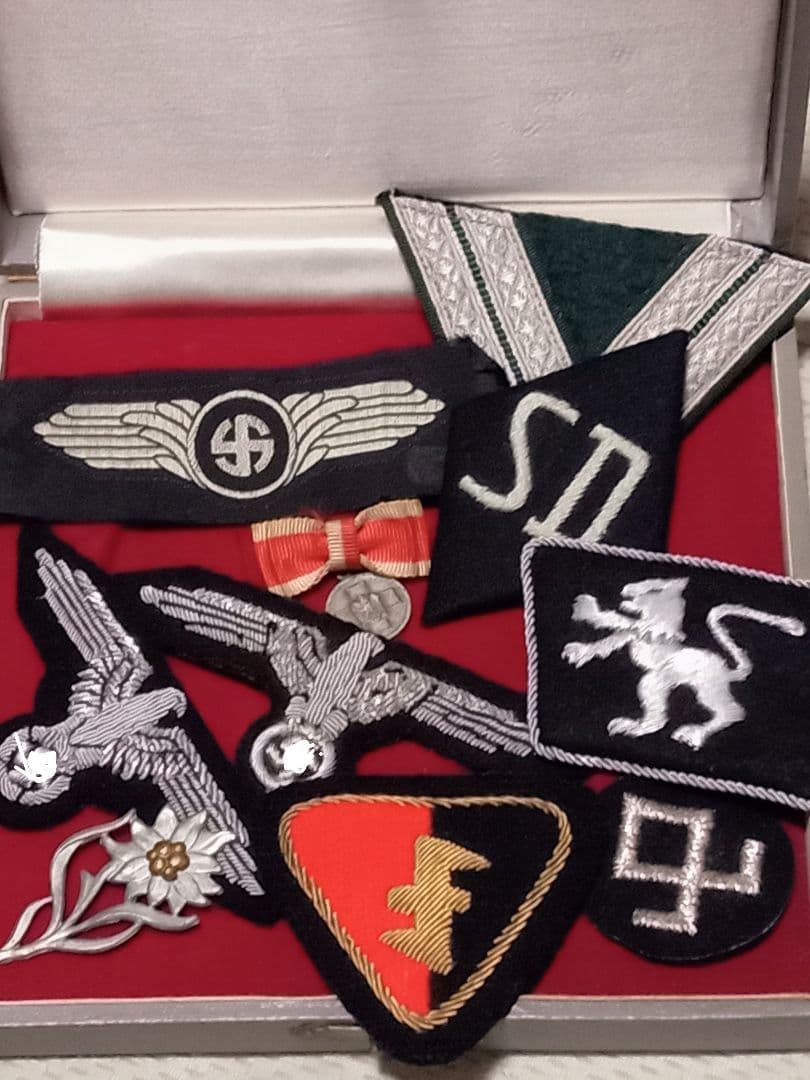 【第三帝国の遺物 ⑥ 】襟章「ガリツィエン師団」将校用 ライオン柄