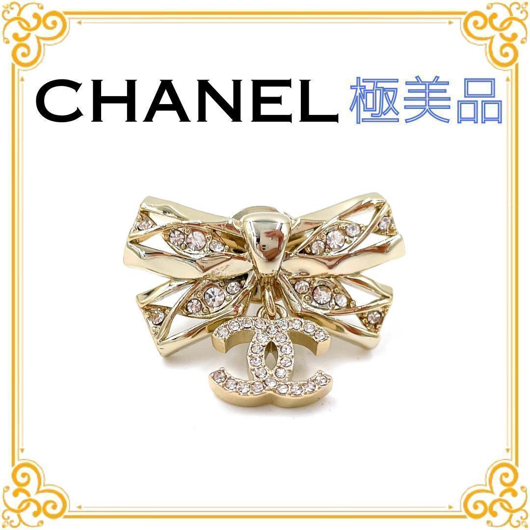 ✨️新品級✨️ シャネル ココマーク リボン ラインストーン ブローチ ゴールド CHANEL(シャネル) Coco mark rhinestone brooch ココマーク ライン