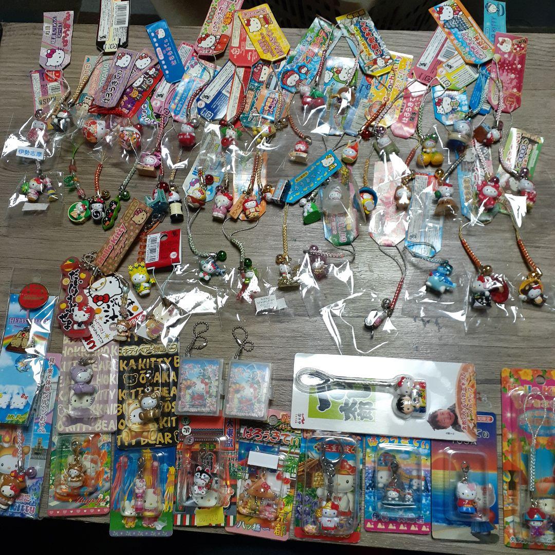 ご当地キティ根付け　ファスナーマスコット他　60点まとめ売り